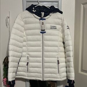Tommy Hilfiger Women's White and Navy Puffer Jacket